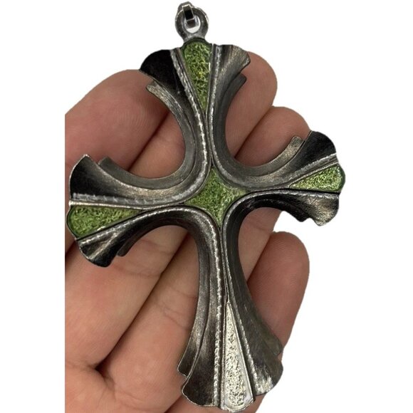 Sarah Coventry Limited Edition 1976 Biker Cross 3.5" Necklace Green Enamel - Picture 4 of 7